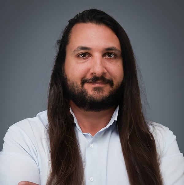Alex Headshot
